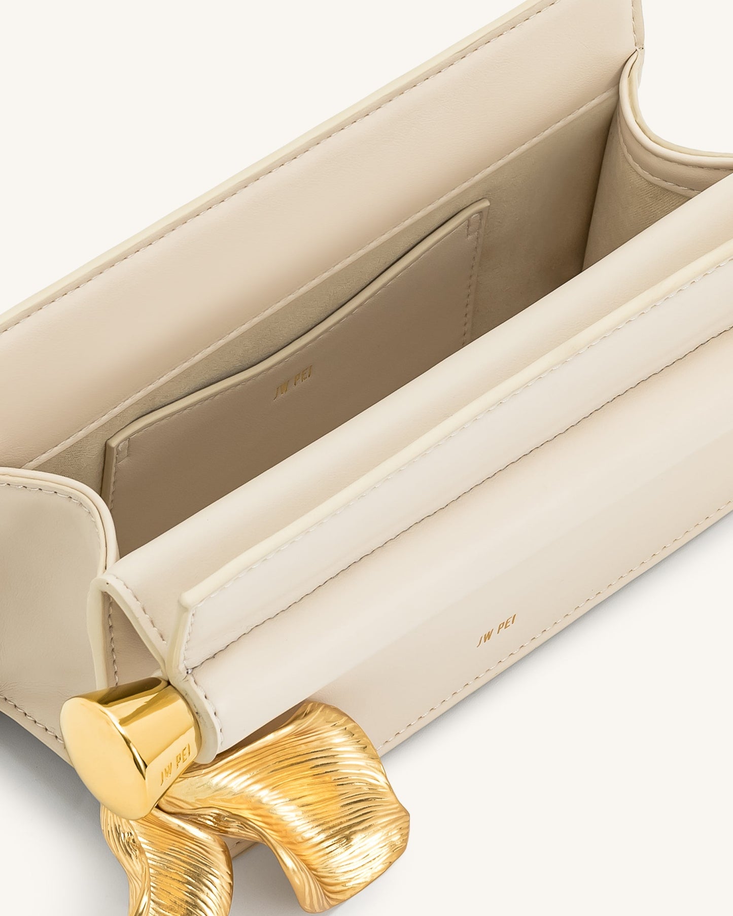 Embrague adornado con colgante de metal acebo - Blanco