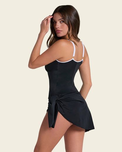 Bañador con falda multiusos y control suave en abdomen