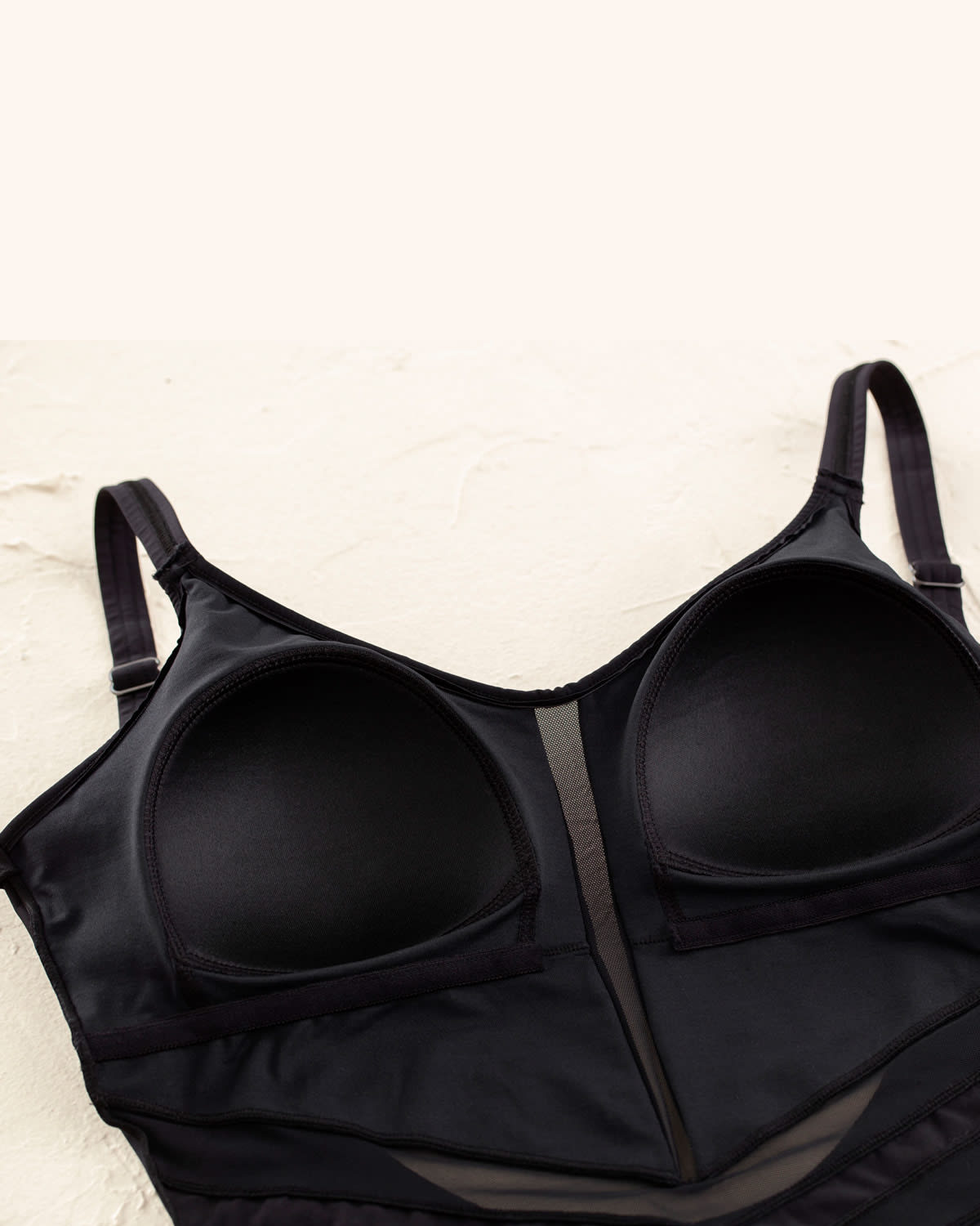 Bañador reductor con transparencias en abdomen
